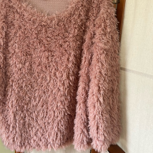 Sky’s the limit Faux Fur Fuzzy sweater - Picture 2 of 4